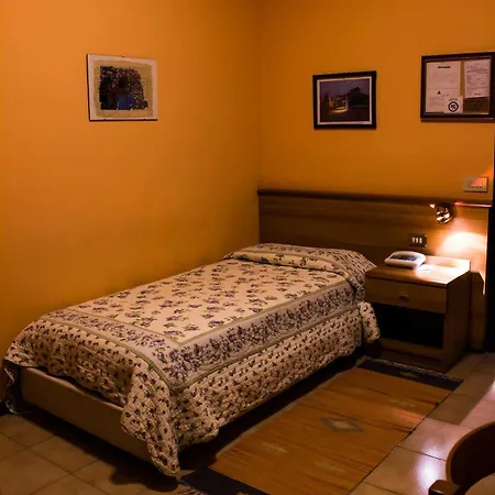 Salus Hotel